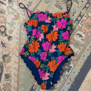 one piece scallop detail floral print bikini NWT and sanitary sticker